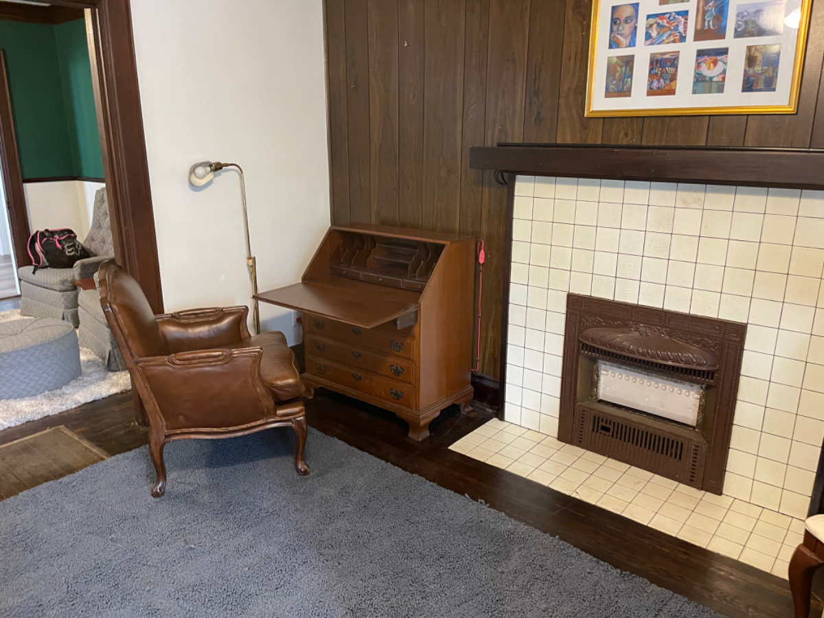 1930s bungalow    $1250  available 12/30 - Photo 7