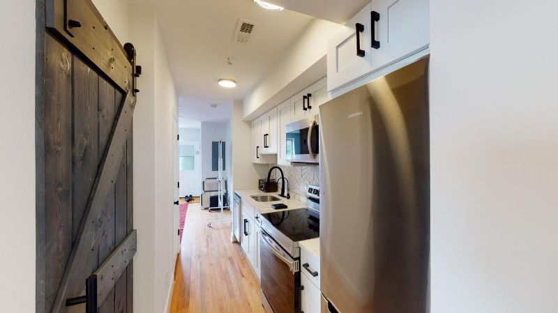 Stunning, Gorgeous Condo with Great Light - Photo 11
