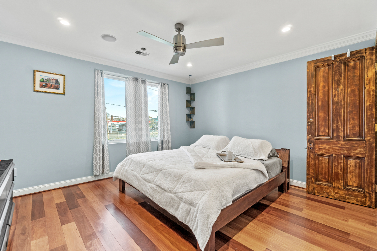 Stunning, Gorgeous Condo with Great Light - Photo 1