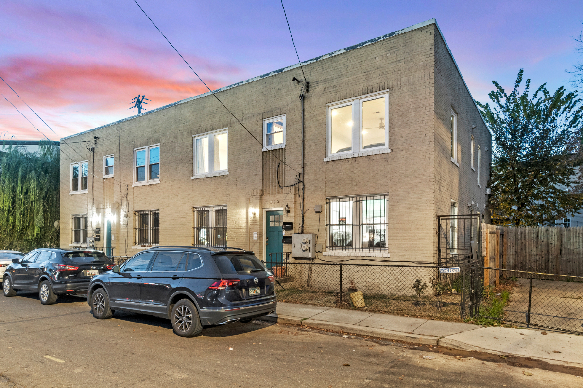 Stunning, Gorgeous Condo with Great Light - Photo 4