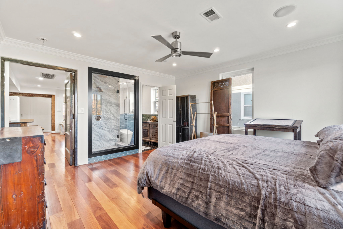 Stunning, Gorgeous Condo with Great Light - Photo 8