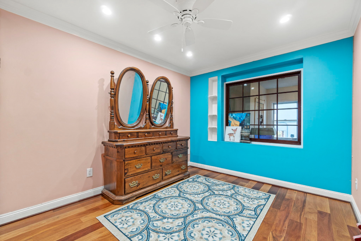 Stunning, Gorgeous Condo with Great Light - Photo 9