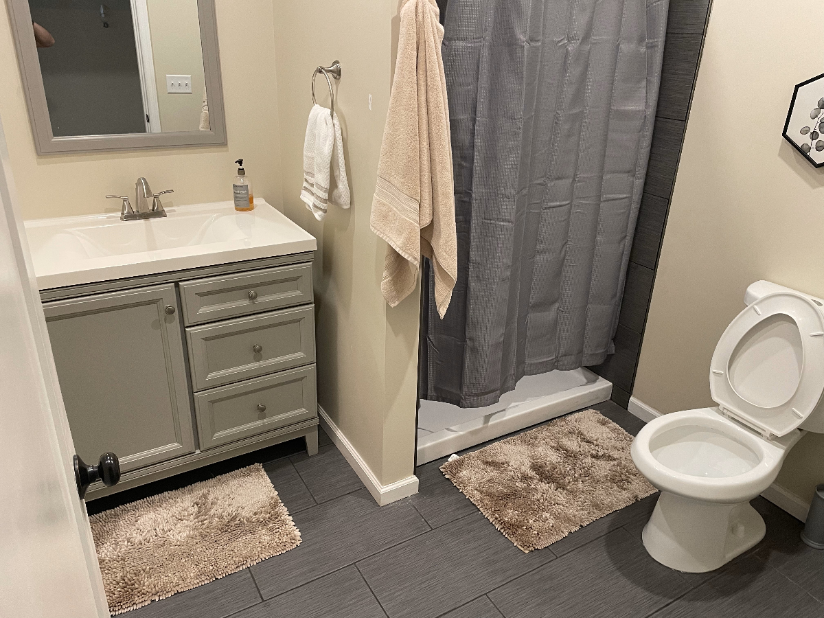 Beautiful large studio apartment with outside patio in Dowtown Albany. - Photo 5