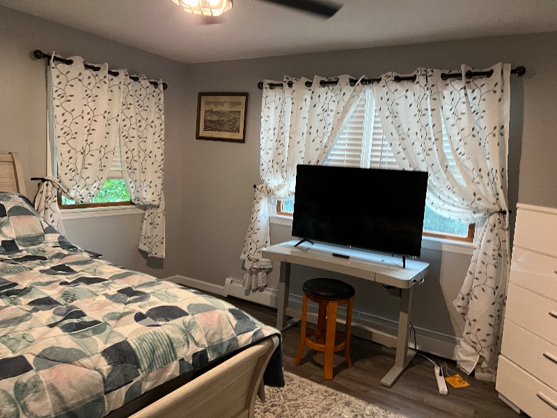 Furnished bedroom with shared bathroom TV Wi-Fi - Photo 3