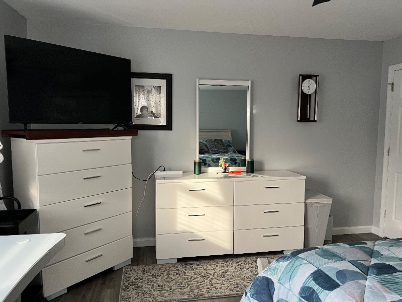 Furnished bedroom with shared bathroom TV Wi-Fi - Photo 5
