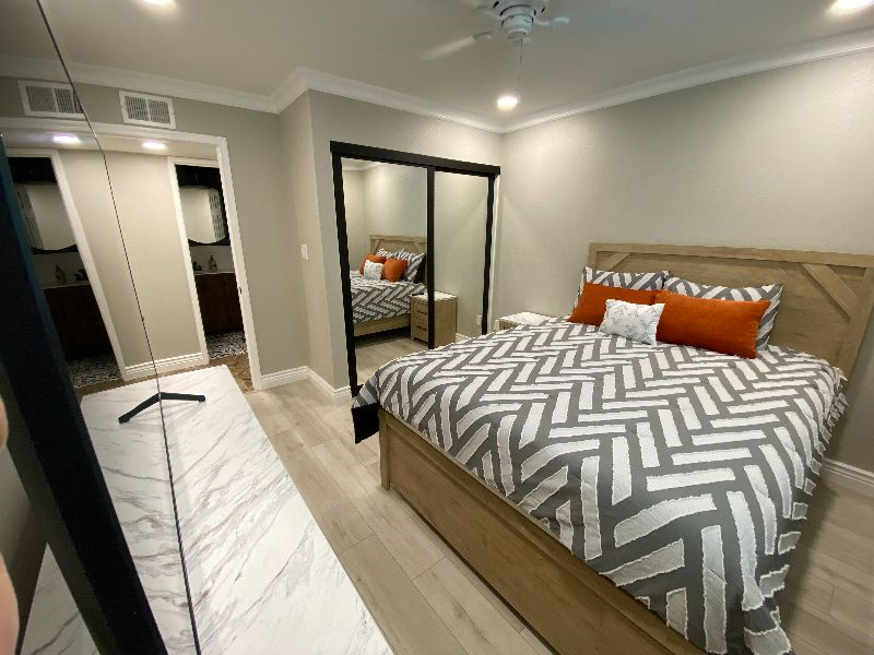 Clean and quiet room-MINUTES TO HOSPITALS