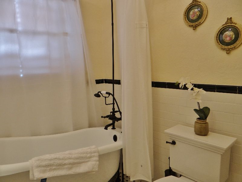 Square One Loft Apartment in Historic Downtown Bryan - Photo 11