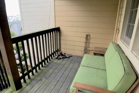 Spacious Noe Valley Hideaway with Deck, Views, and Garden - Photo 6