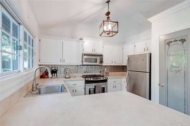February and April only, Beautiful 3 bedrooms, 2 bathrooms with Hot Tub - Photo 4