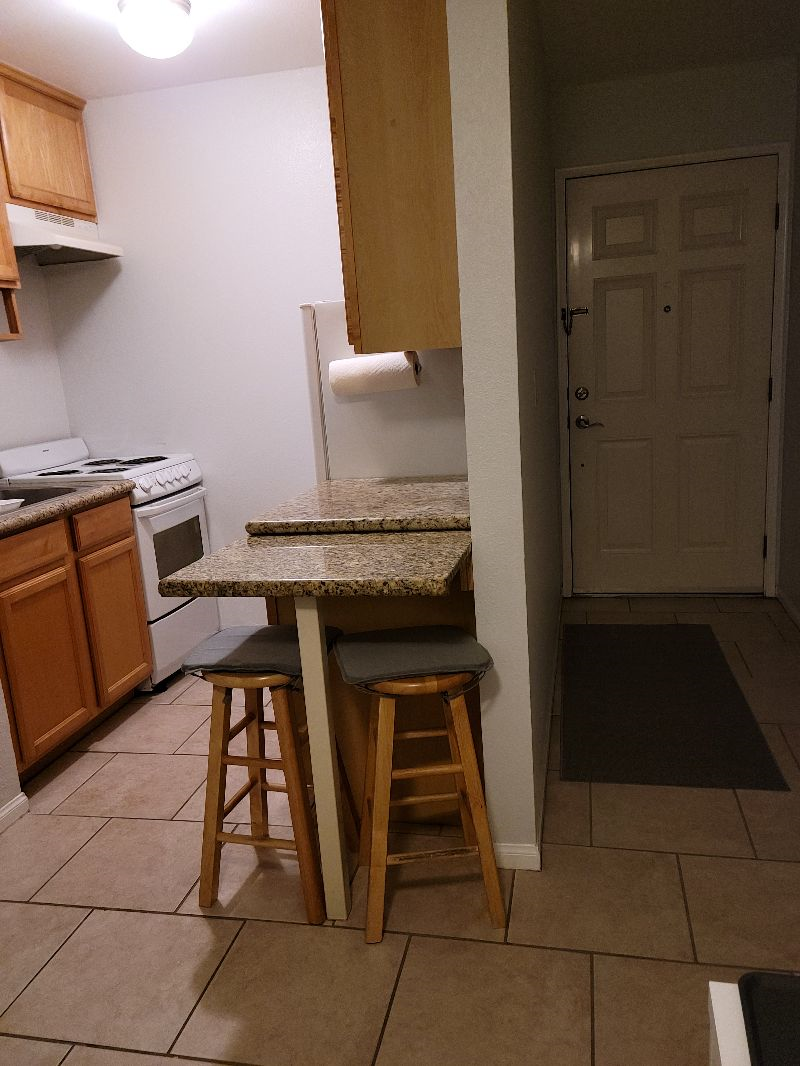 Cozy Condo-near everything - Photo 5