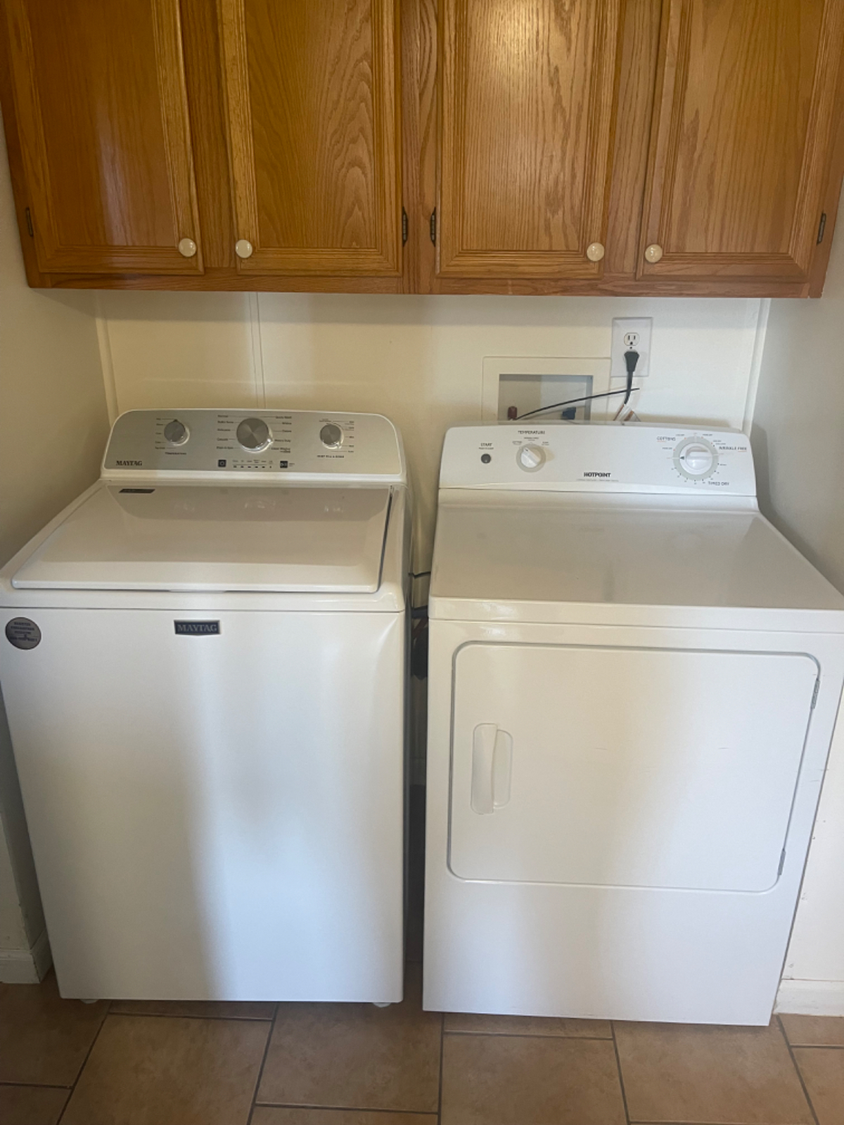 FURNISHED 2 BEDROOM APT.608 Myers Ave. UpStairs - Photo 4
