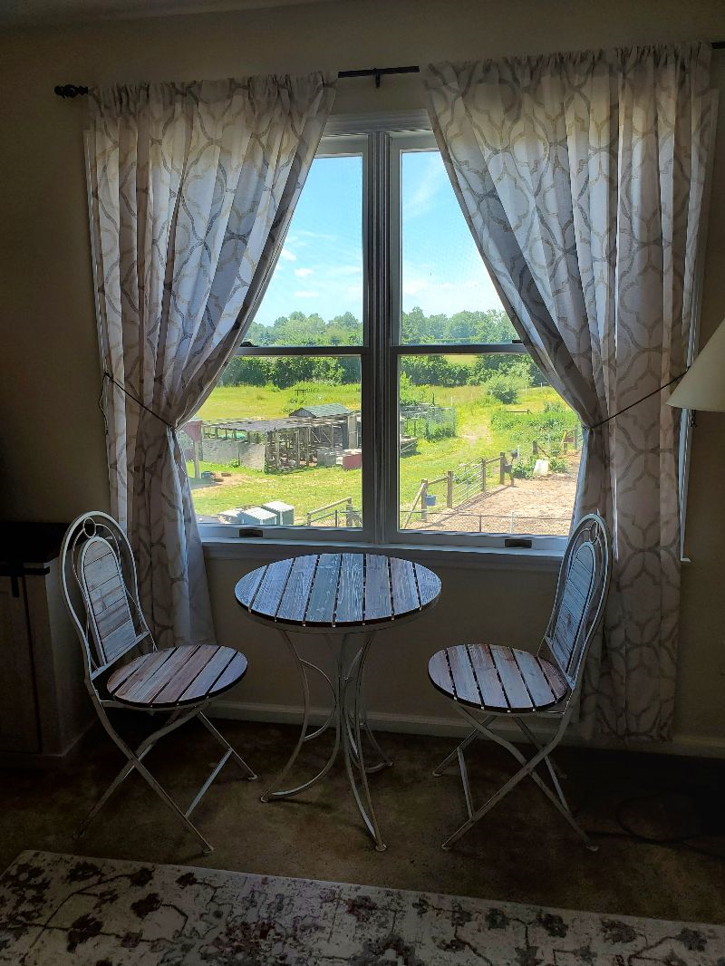 large, quiet room rental in the heart of the east end of Long Island - Photo 4