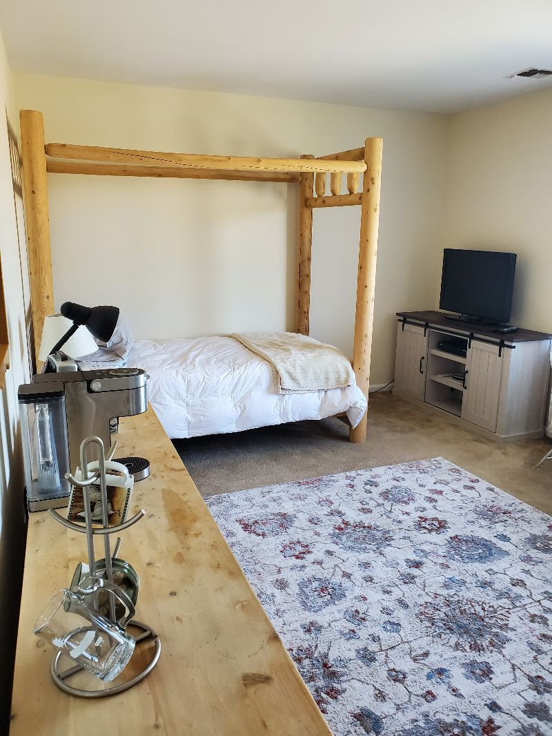large, quiet room rental in the heart of the east end of Long Island - Photo 5