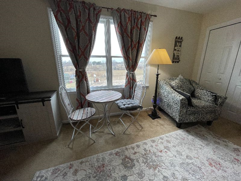 large, quiet room rental in the heart of the east end of Long Island - Photo 9