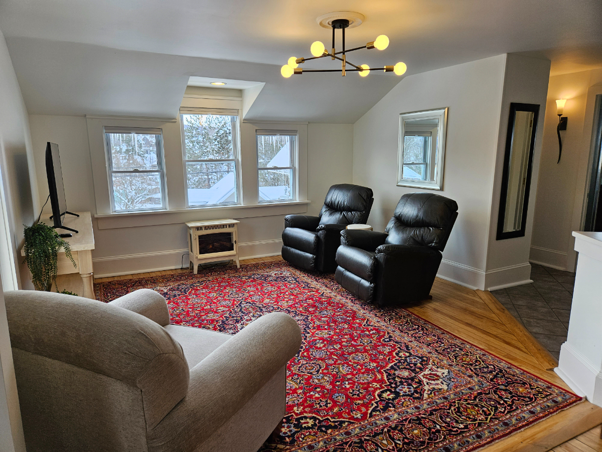 Exceptionally Nice Quiet Apartment in the Village - Photo 3