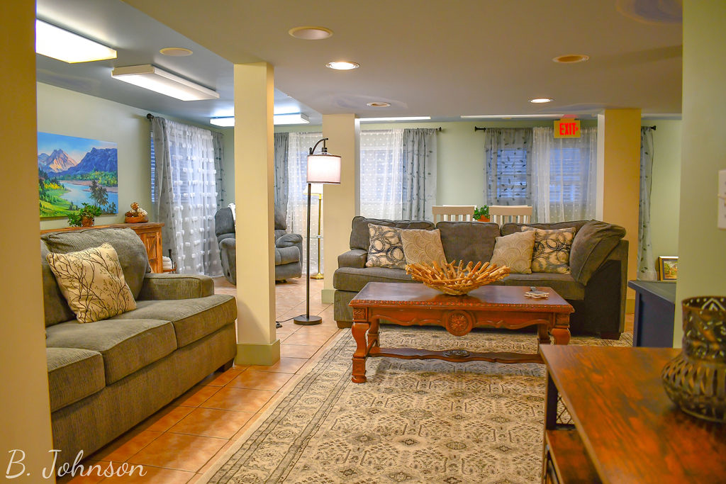 Vermont Shear Heaven Retreat 4bdrm 3.5 bath. Perfect for Families or Work Groups & Contractors - Photo 8