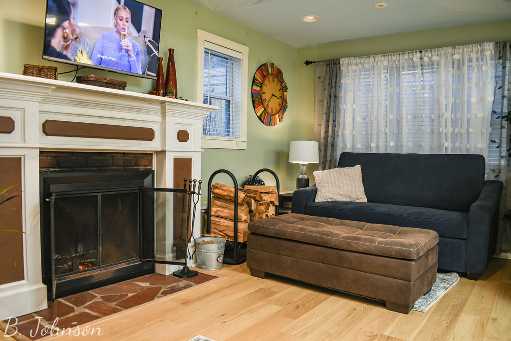 Vermont Shear Heaven Retreat 4bdrm 3.5 bath. Perfect for Families or Work Groups & Contractors - Photo 4