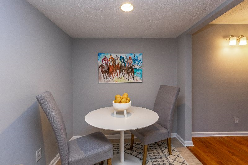 Lexington Abode - Photo 6