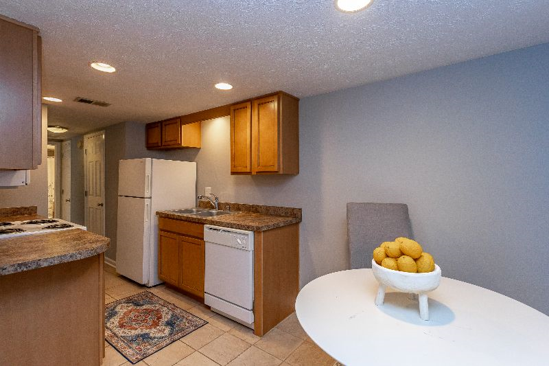 Lexington Abode - Photo 8
