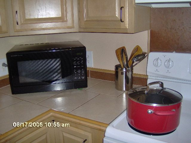 FURNISHED 1 BEDROOM APT - Photo 6