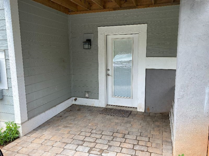 Modern Studio with off-street parking in Belmont - Photo 6