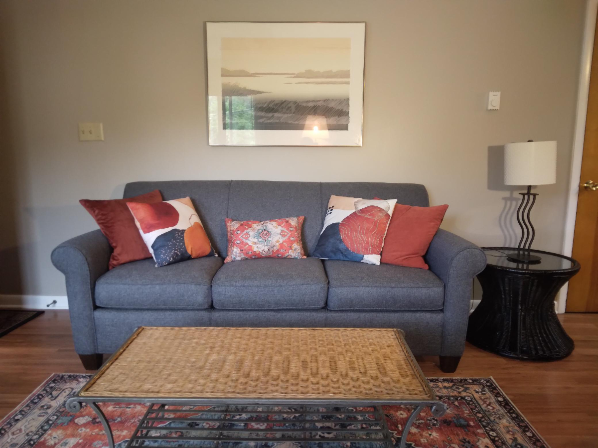Smart, Cozy Ground-Floor Studio. Apt 3 - Photo 11