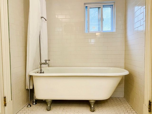 Small 2 bedroom or large 1 bedroom apartment - Photo 2