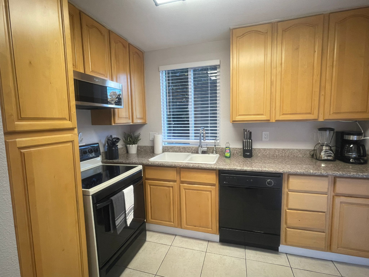 (S10-1) Modern Home, In Unit W/D, Parking,... - Photo 4