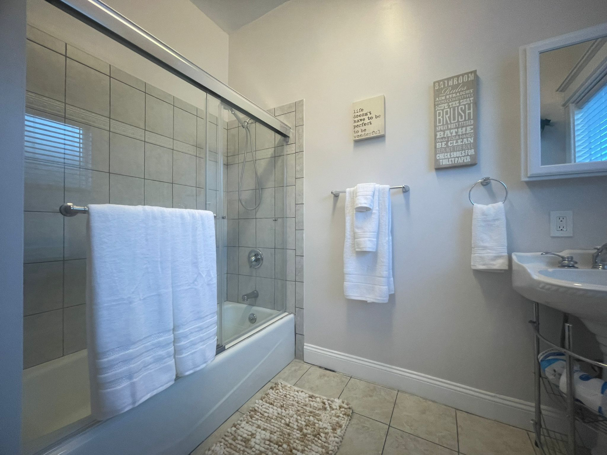 (S10-1) Modern Home, In Unit W/D, Parking,... - Photo 6