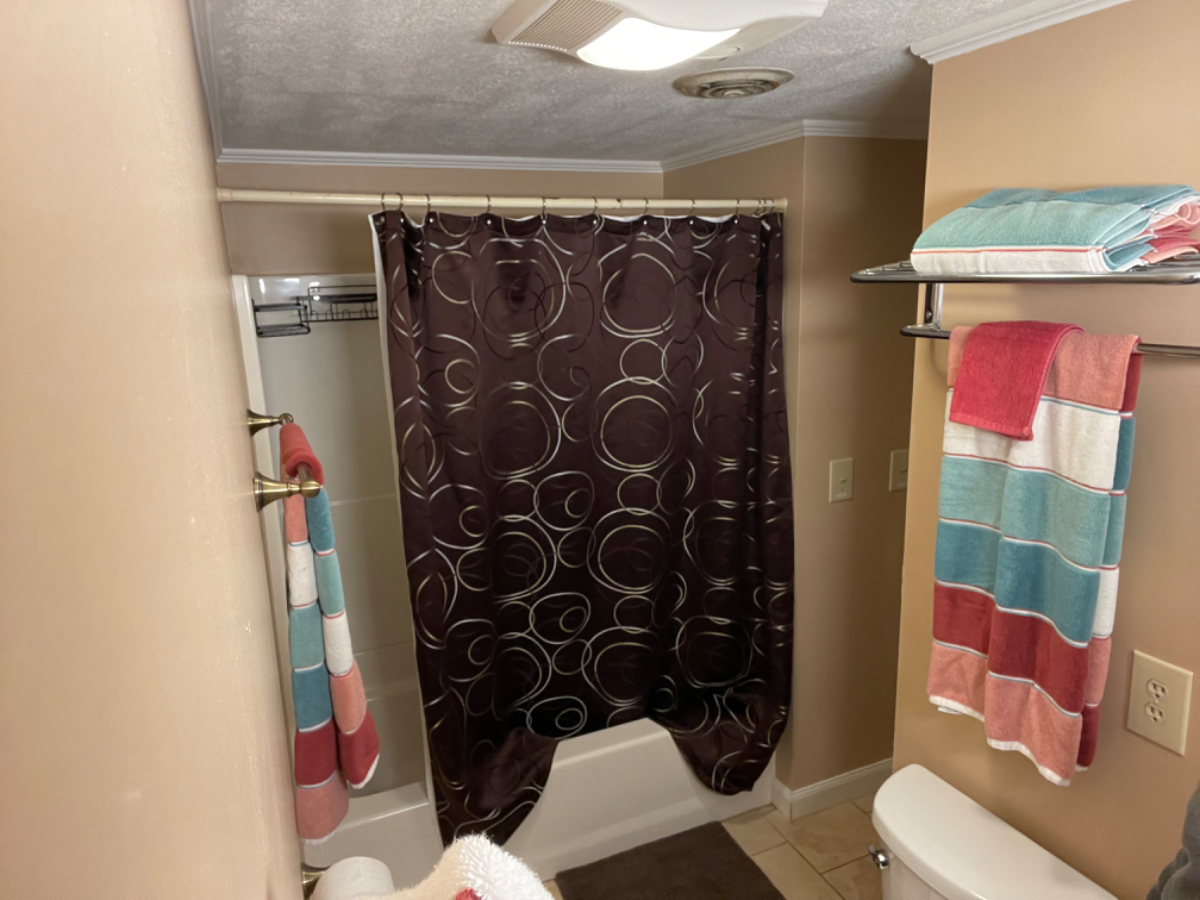 FURNISHED 2 BEDROOM APT.--396 TOLBERT FARM RD, DOWNSTAIRS - Photo 2