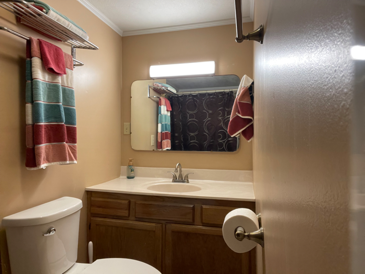 FURNISHED 2 BEDROOM APT.--396 TOLBERT FARM RD, DOWNSTAIRS - Photo 8