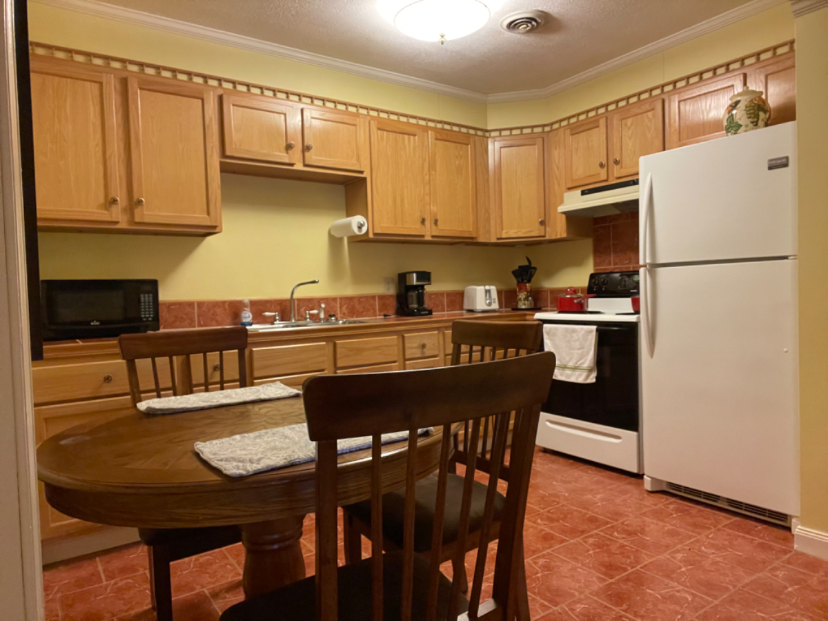 FURNISHED 2 BEDROOM APT.--396 TOLBERT FARM RD, DOWNSTAIRS - Photo 10