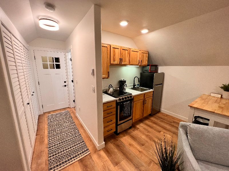 Private Studio Apt - Photo 5
