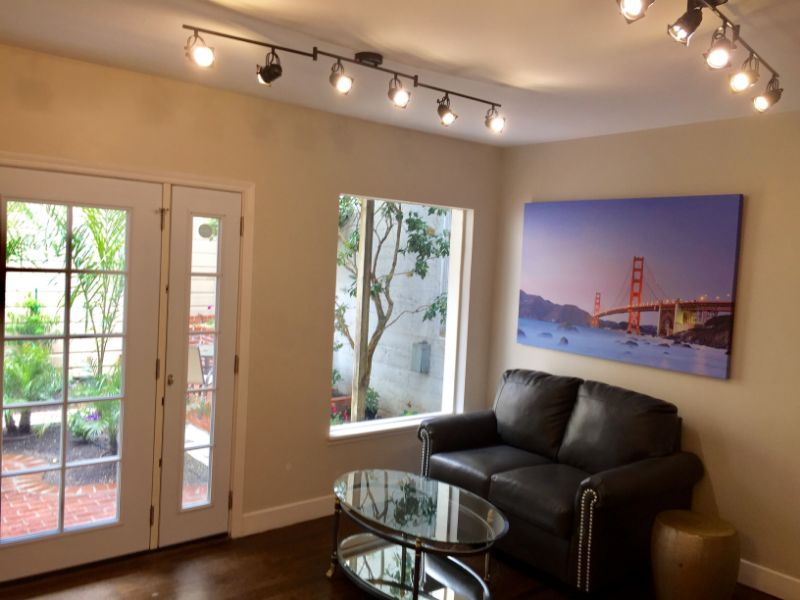 Private Tropical Garden Patio, 9' Walk-inCloset, In-Suite W/D, D/W - Photo 5