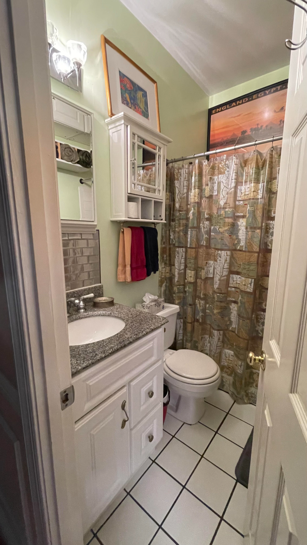 Charming 1 BR with Bay Windows and High Ceilings Suite 4 - Photo 5