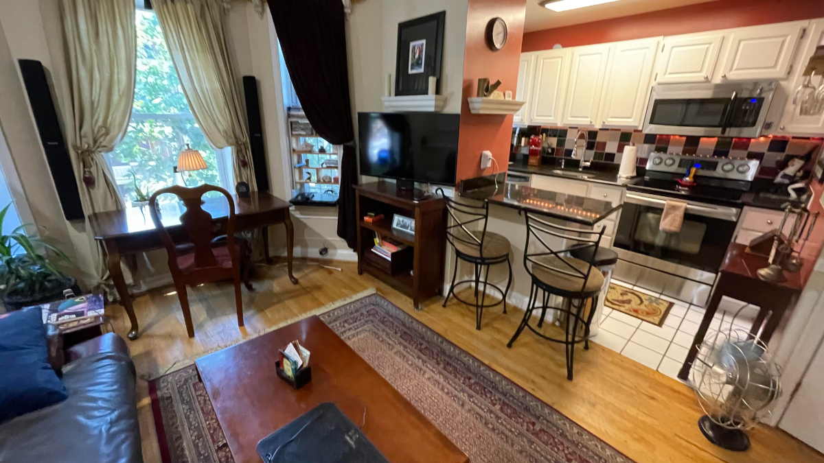 Charming 1 BR with Bay Windows and High Ceilings Suite 4 - Photo 1