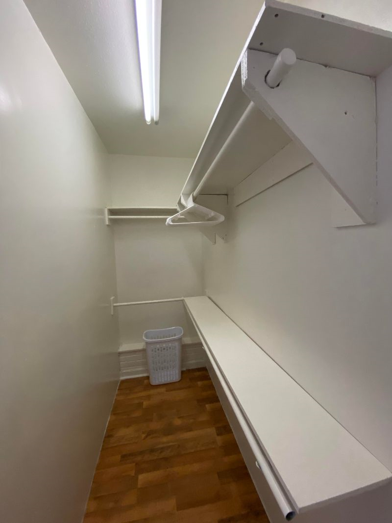 Private One-Bedroom Unit with Large Patio - Photo 4