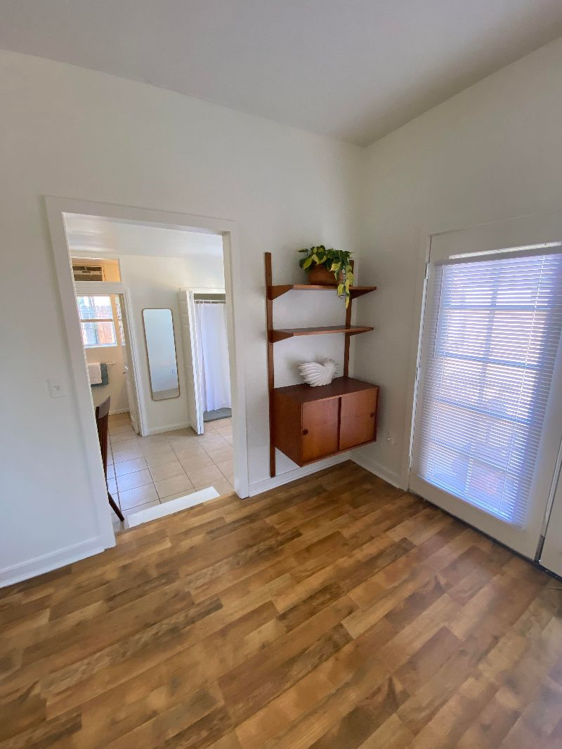 Private One-Bedroom Unit with Large Patio - Photo 5