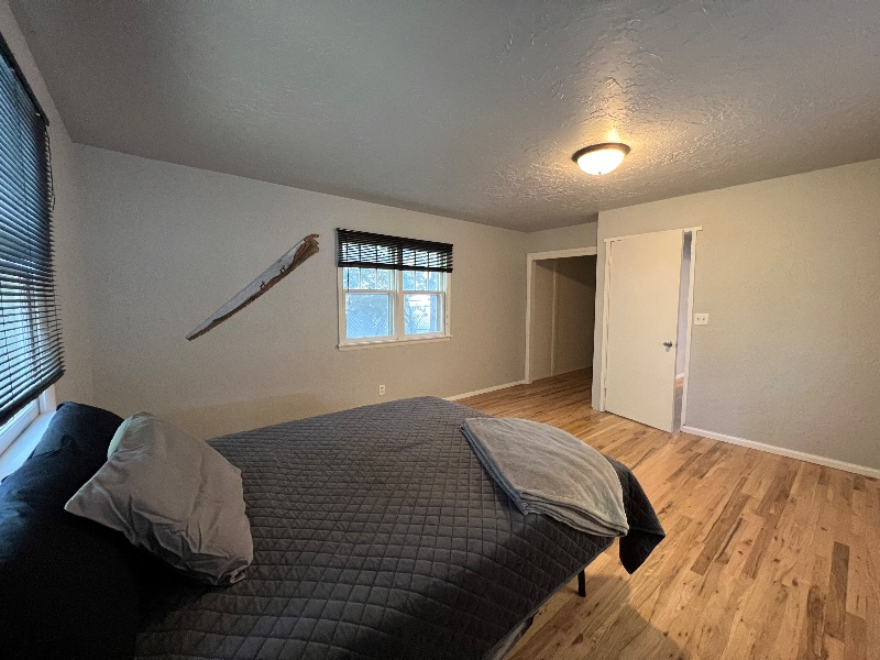 Spacious 2BD 1.5BATH, garage, yard  washer and dryer - Photo 7