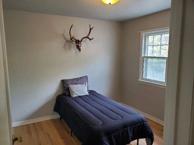 Spacious 2BD 1.5BATH, garage, yard  washer and dryer - Photo 9