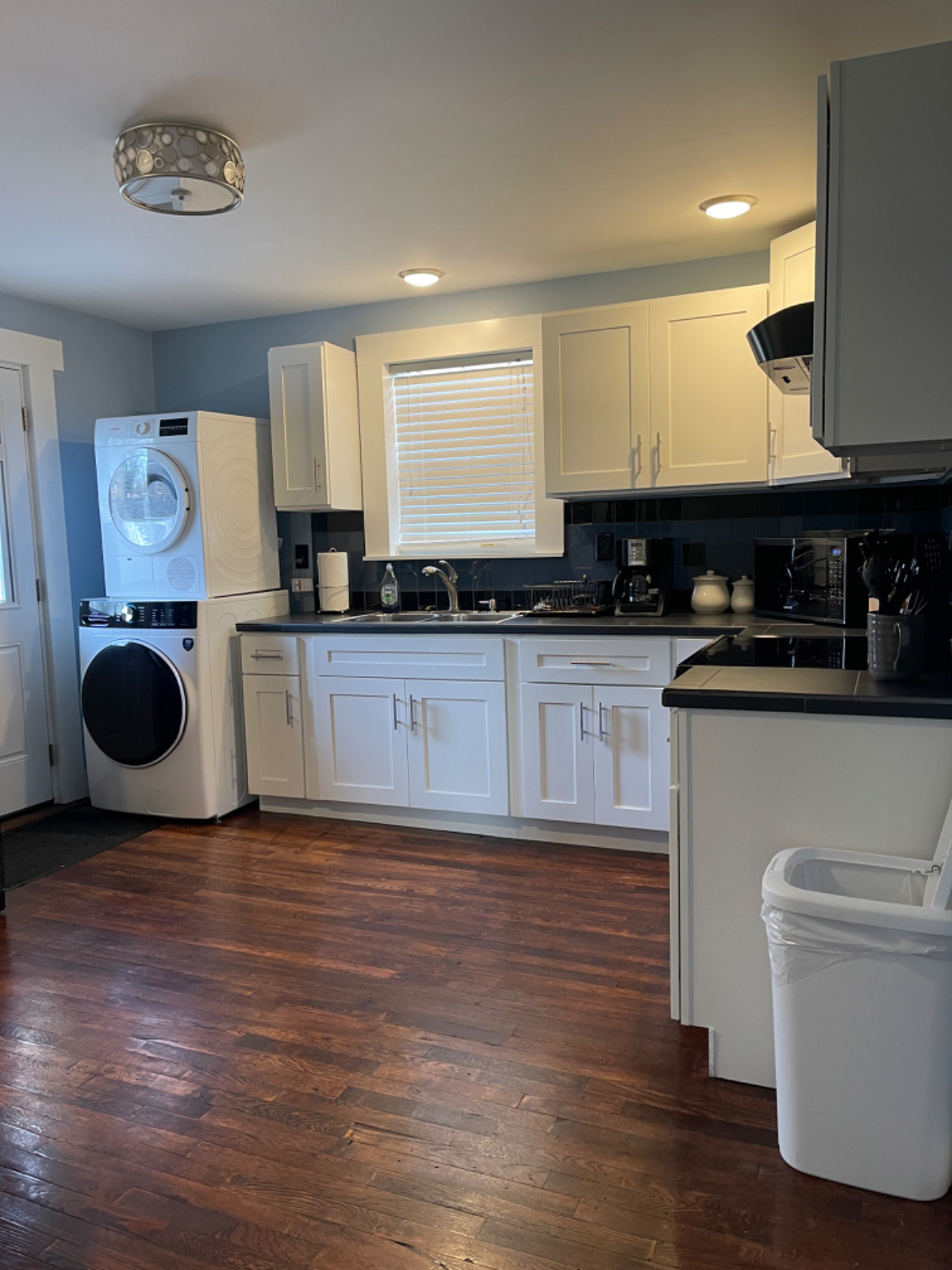2 BEDROOM--109 MACK ST. - Photo 3