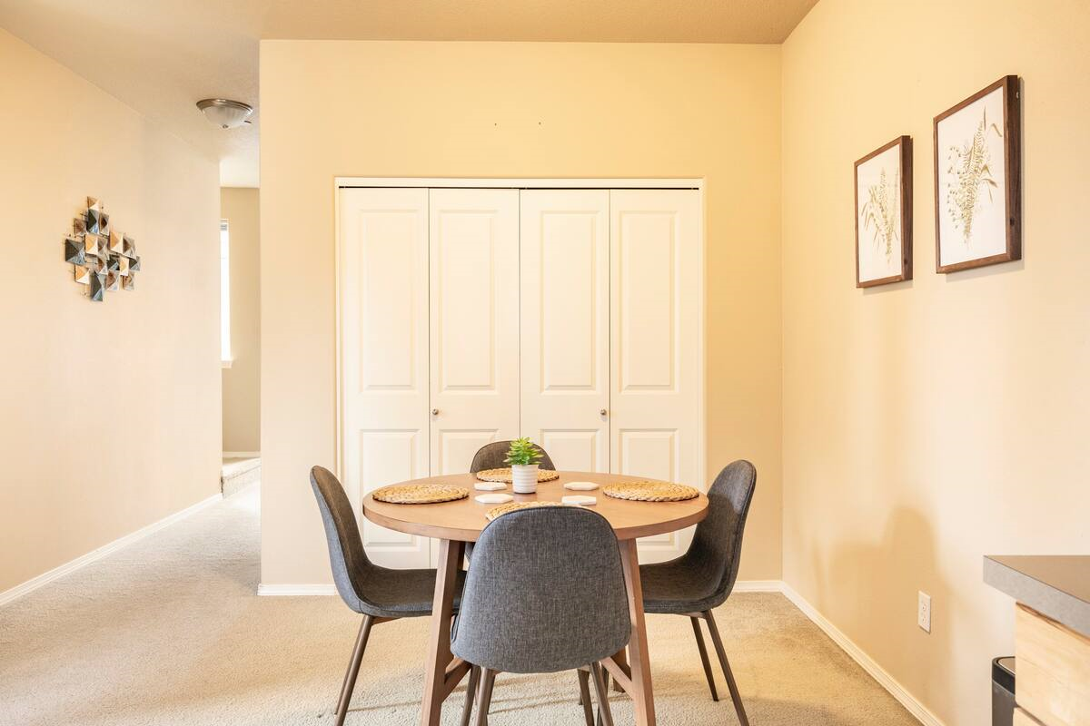 Quiet Furnished 2 Bedrooms Walking Distance to Old Mill - Photo 4