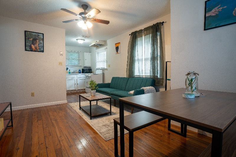 Peaceful Cottage Near Downtown Lake Eola