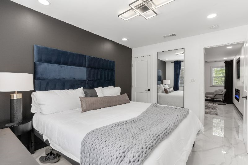 Modern Luxury Apartment in DC - Photo 9