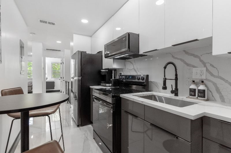 Modern Luxury Apartment in DC - Photo 12
