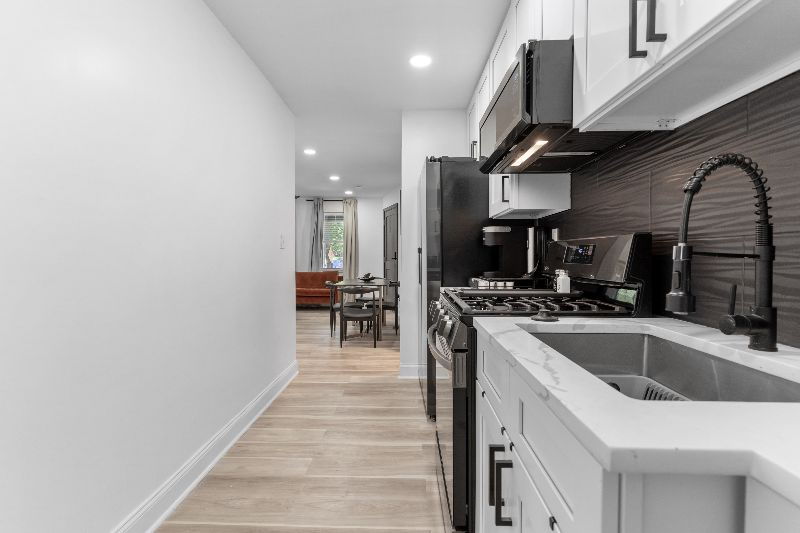 Modern Luxury Apartment in DC - Photo 2