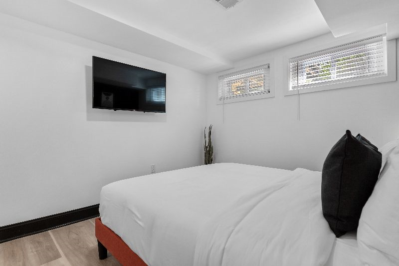 Modern Luxury Apartment in DC - Photo 11