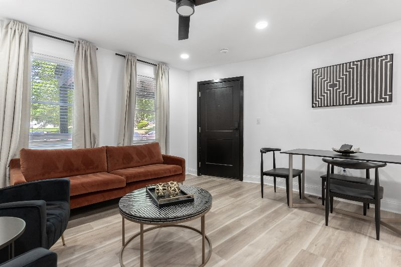 Modern Luxury Apartment in DC - Photo 4