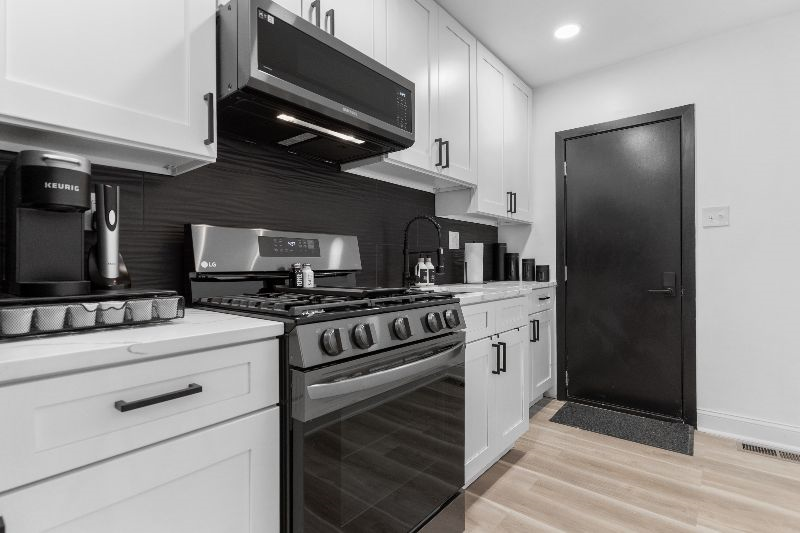 Modern Luxury Apartment in DC - Photo 3