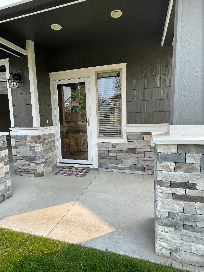 3 BR home with pool access, 5 acre park in neighborhood and close to the hospital - Photo 2